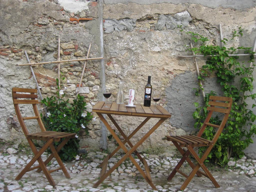 The Back Yard Nest Daire Lisboa Oda fotoğraf